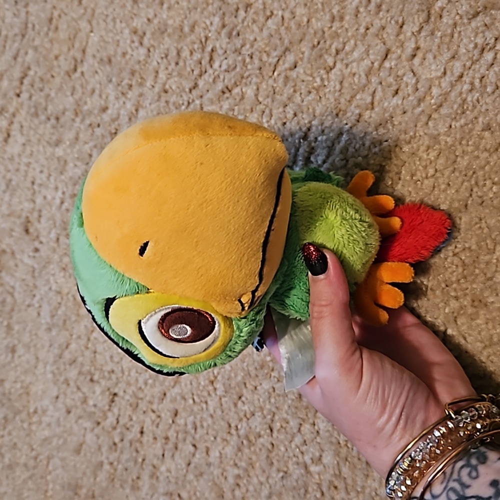 Disney Skully plus